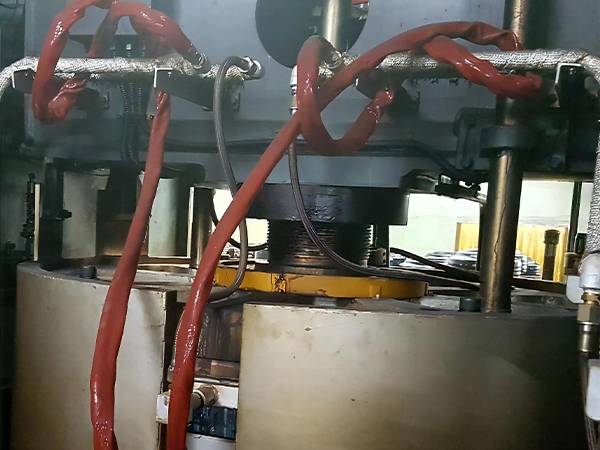 High temperature resistant flexible metal hose in high temperature equipment
