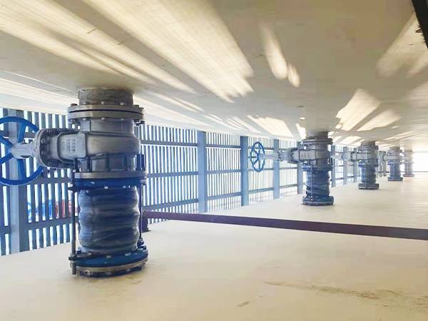 Completed installation of rubber expansion joints for pipe connection